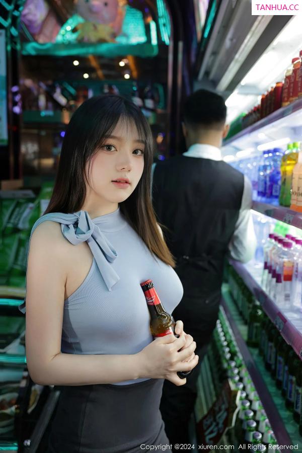 豆瓣酱  [XiuRen]高清写真图 2024.04.16 No.8402 豆瓣酱 美腿黑丝第2张图片